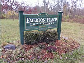 Country Living in The City - 2bd 1.5 Townhouse Apt in Indianapolis, IN (Photo 2 of 9)