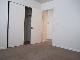 Country Living in The City - 2bd 1.5 Townhouse Apt in Indianapolis, IN (Photo 6 of 9)