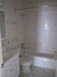 Country Living in The City - 2bd 1.5 Townhouse Apt in Indianapolis, IN (Photo 7 of 9)