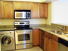 2 Bedroom 2 Bath Very Nice Unit! Stainless Steel! in Sarasota, FL