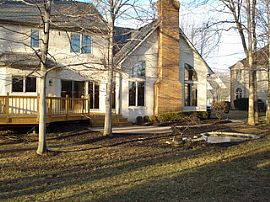 Executive Style Home in Powell! Olentangy Schools Offering 3 Ca in Powell, OH (Photo 12 of 12)