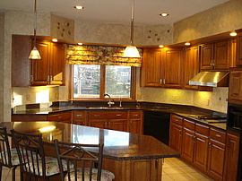 Executive Style Home in Powell! Olentangy Schools Offering 3 Ca in Powell, OH (Photo 6 of 12)