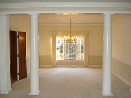 Executive Style Home in Powell! Olentangy Schools Offering 3 Ca in Powell, OH (Photo 8 of 12)