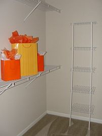 Modern and Luxury Apartment with Great Deal in Overland Park, KS (Photo 4 of 12)