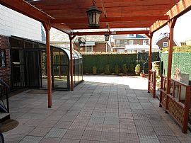 Beautiful Luxury 1st Floor Apartment in Forest Hills. in Forest Hills, NY (Photo 7 of 8)