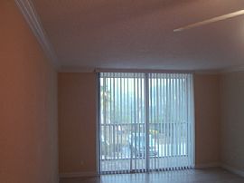 This 1x1 Is Absolutley Beautiful! 52j in Sarasota, FL (Photo 4 of 8)