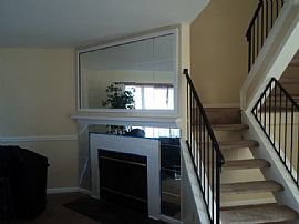 Deluxe 4 Bedroom Townhome in Forestville, MD (Photo 2 of 2)