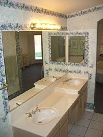 This Immaculate Corner Home in The Marbrisa Ranch Community in Glendale, AZ (Photo 4 of 6)