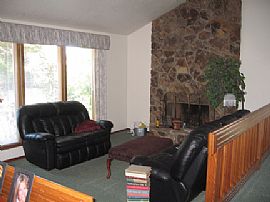 Single-Level 3-Car Home on Cul-De-Sac in Tualatin, OR (Photo 2 of 10)