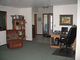 Single-Level 3-Car Home on Cul-De-Sac in Tualatin, OR (Photo 3 of 10)