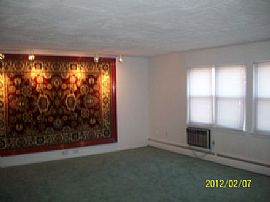 ?? Like New! Abner Court 1 Bedroom Condo ?? in Bridgeport, CT (Photo 2 of 5)