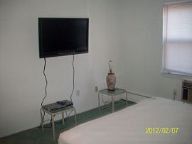 ?? Like New! Abner Court 1 Bedroom Condo ?? in Bridgeport, CT (Photo 3 of 5)