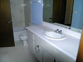 Spacious Condo in The Great North Woods!! (columbus) in Columbus, OH (Photo 12 of 12)