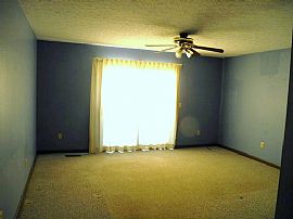 Spacious Condo in The Great North Woods!! (columbus) in Columbus, OH (Photo 2 of 12)