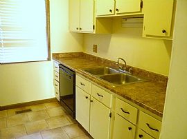 Spacious Condo in The Great North Woods!! (columbus) in Columbus, OH (Photo 4 of 12)