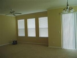 East Orlando Townhome! in Orlando, FL (Photo 2 of 6)