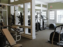 Top Floor, Washer and Dryer Amazing Price in Overland Park, KS (Photo 4 of 9)