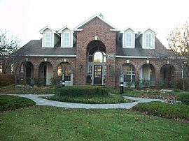 Spacious 2bed/2bath with First Month For Free! in Overland Park, KS