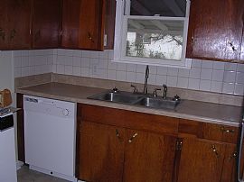 Nice 2 Br/1 B Home in Quiet Area in Jacksonville, FL (Photo 1 of 6)