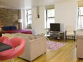 Spacious Studio Apartment in The Heart of Foggy Bottom in Washington, DC (Photo 3 of 9)