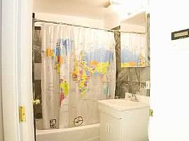 Spacious Studio Apartment in The Heart of Foggy Bottom in Washington, DC (Photo 8 of 9)