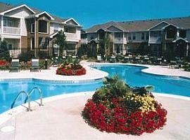 You Will Be Amaze with This Property with Huge Speacials in Overland Park, KS (Photo 4 of 12)