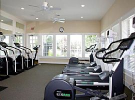 You Will Be Amaze with This Property with Huge Speacials in Overland Park, KS (Photo 5 of 12)