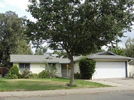 Clean 3 Bedroom / 2 Bath in Modesto, CA