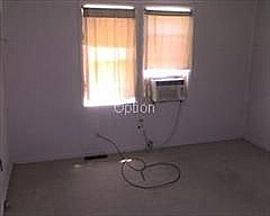 Single Family Home For Rent in Kansas City, KS (Photo 2 of 5)