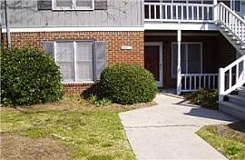 Updated Condo 2 Bd 1 Ba Near Uncw in Wilmington, NC