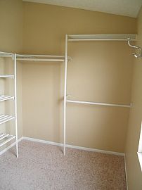 Lovely 4 Bedroom Home in Worthington Village in Columbus, OH (Photo 10 of 12)