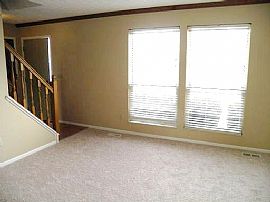 Lovely 4 Bedroom Home in Worthington Village in Columbus, OH (Photo 7 of 12)