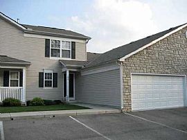 Pristine 3 Bedroom Condo in The Ravines at Waggoner Park (black in Blacklick, OH