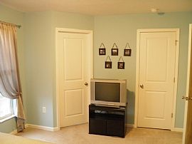 Contemporary and Spacious 2 Bedroom Condo in The Falls of Hayden in Dublin, OH (Photo 11 of 12)