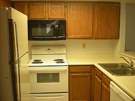 2 Bed / 2 Bath Condo in Mesa! 2 Weeks Free!! in Mesa, AZ (Photo 2 of 5)