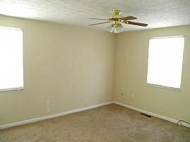 Wonderful 3 Bedroom Split Level in Groveport! in Groveport, OH (Photo 10 of 12)