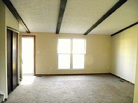 Wonderful 3 Bedroom Split Level in Groveport! in Groveport, OH (Photo 2 of 12)