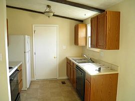 Wonderful 3 Bedroom Split Level in Groveport! in Groveport, OH (Photo 5 of 12)