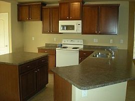 3 Bed / 2 Bath in Chandler!! 2 Weeks Free!! in Chandler, AZ (Photo 3 of 5)