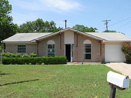 4 Bedrooms Right Across From Plumber Elementary in Cedar Hill, TX