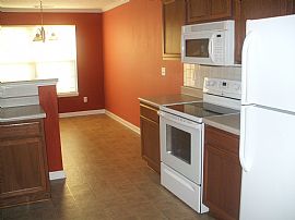 Clean and Spacious in Villa Rica, GA (Photo 11 of 12)