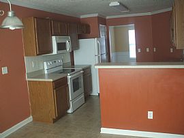 Clean and Spacious in Villa Rica, GA (Photo 3 of 12)