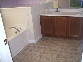 Clean and Spacious in Villa Rica, GA (Photo 9 of 12)