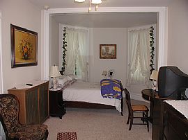 Suburban Relocation Suites in Rustic Peaceful Area in Reading, PA (Photo 4 of 5)