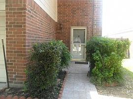 Cozy and Clean 4 Bedroom Home in Houston, TX (Photo 2 of 12)