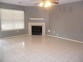 Cozy and Clean 4 Bedroom Home in Houston, TX (Photo 4 of 12)