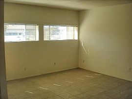 2 Bed / 1 Bath in Tempe! $450! in Tempe, AZ (Photo 2 of 4)