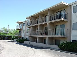 Spacious Two Bedroom Two Bath in Topeka, KS (Photo 2 of 3)