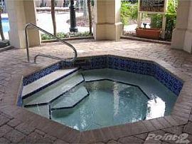 1250ft² - Luxurious Upgraded 2/2 Condo with 24hrs Live Gated in Orlando, FL (Photo 6 of 8)