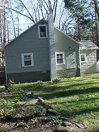 Adorable 2 Bdrm Cottage Secluded on 1 Acre Yet, Close to Everyt in Tannersville, PA (Photo 4 of 10)